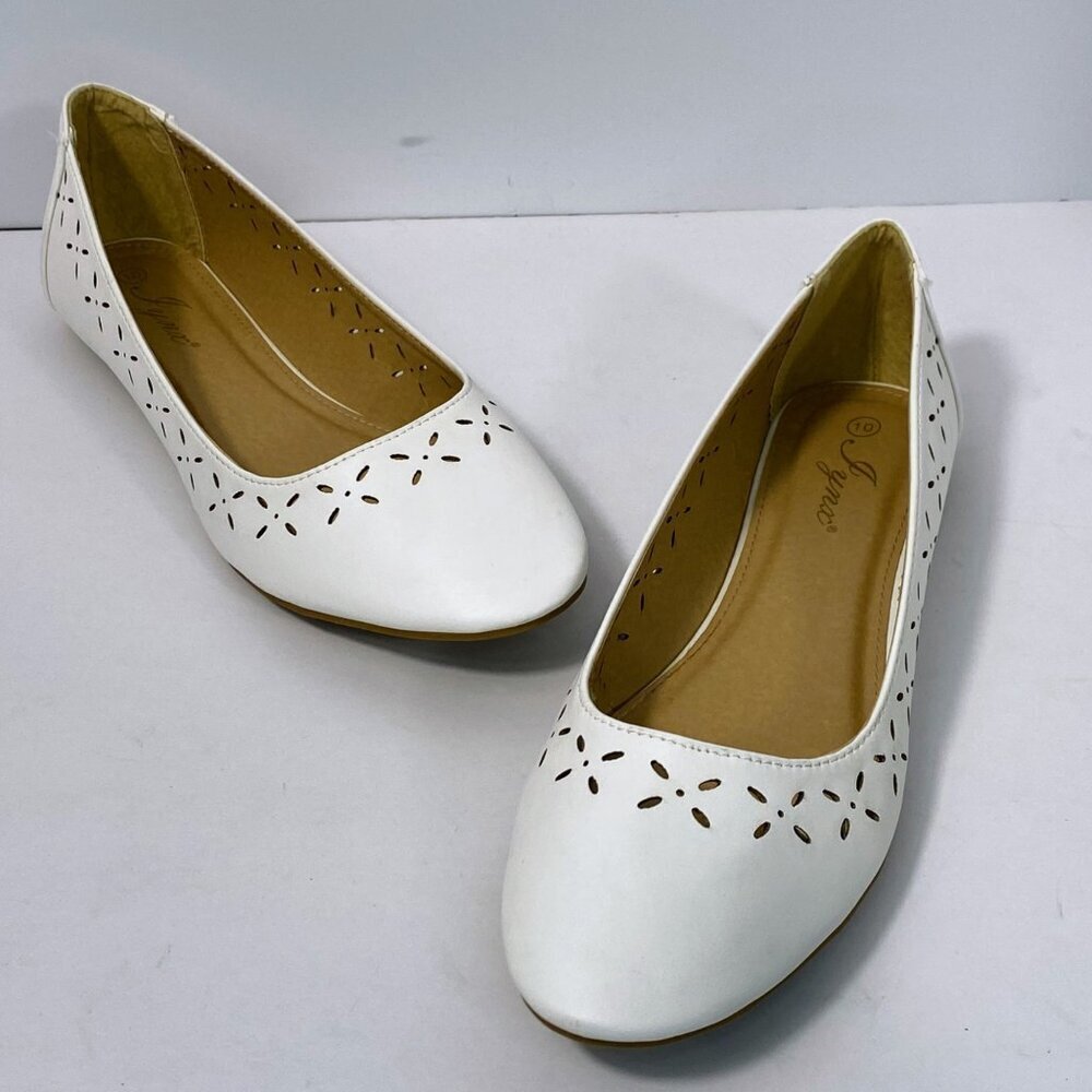 Iynx Betty Flats Womens Size 10 White Ballet Round Toe Cut Out Slip On Shoes NEW